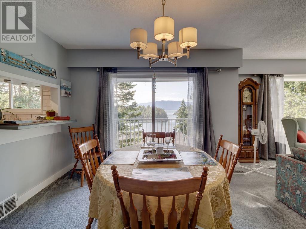 12585 Chris Way, Pender Harbour, British Columbia  V0N 2H1 - Photo 10 - R2824603