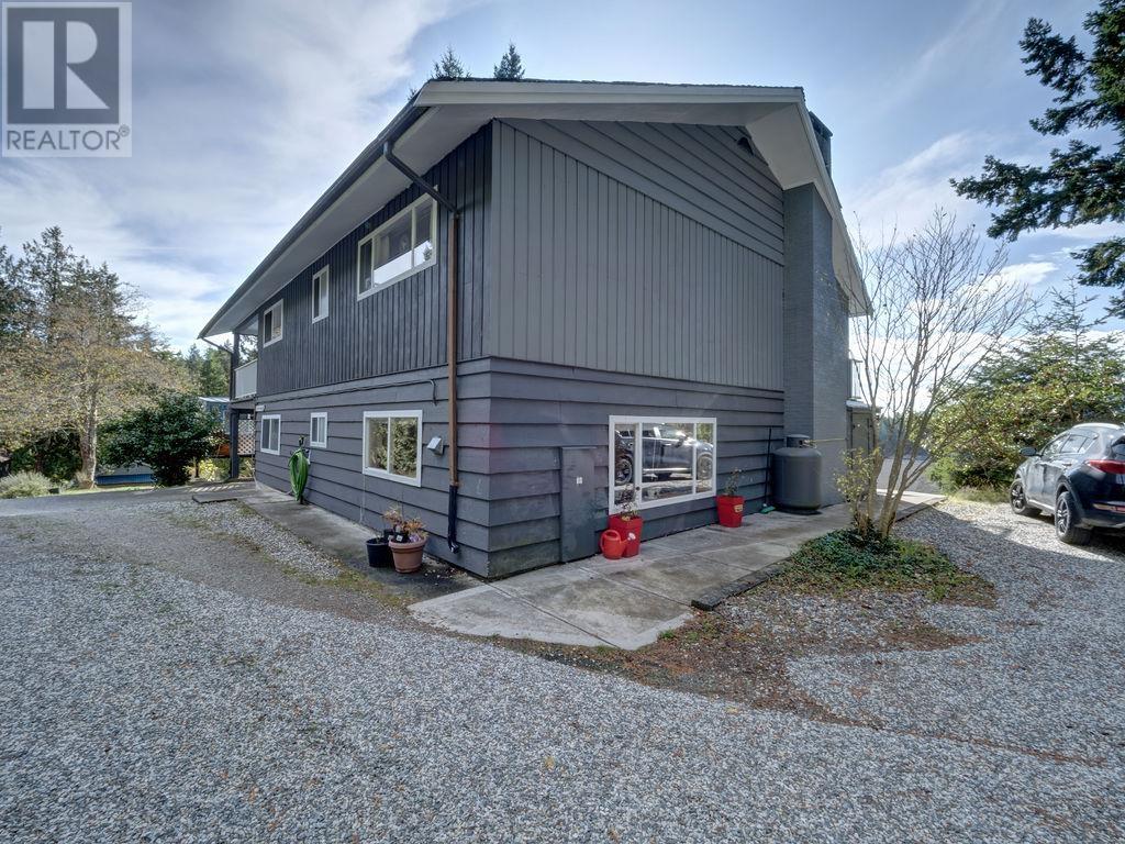 12585 Chris Way, Pender Harbour, British Columbia  V0N 2H1 - Photo 4 - R2824603
