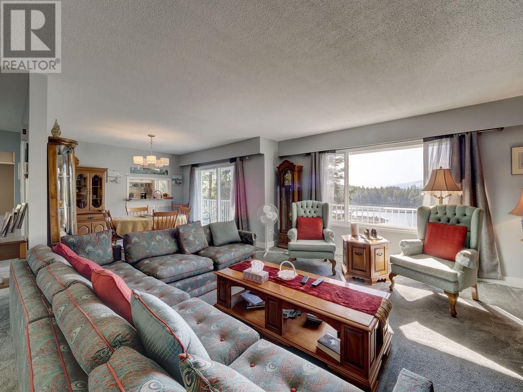 12585 Chris Way, Pender Harbour, British Columbia  V0N 2H1 - Photo 9 - R2824603