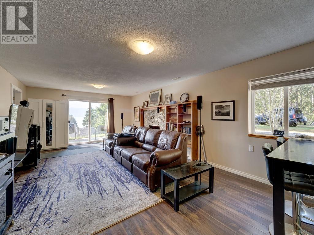 12585 Chris Way, Pender Harbour, British Columbia  V0N 2H1 - Photo 29 - R2824603