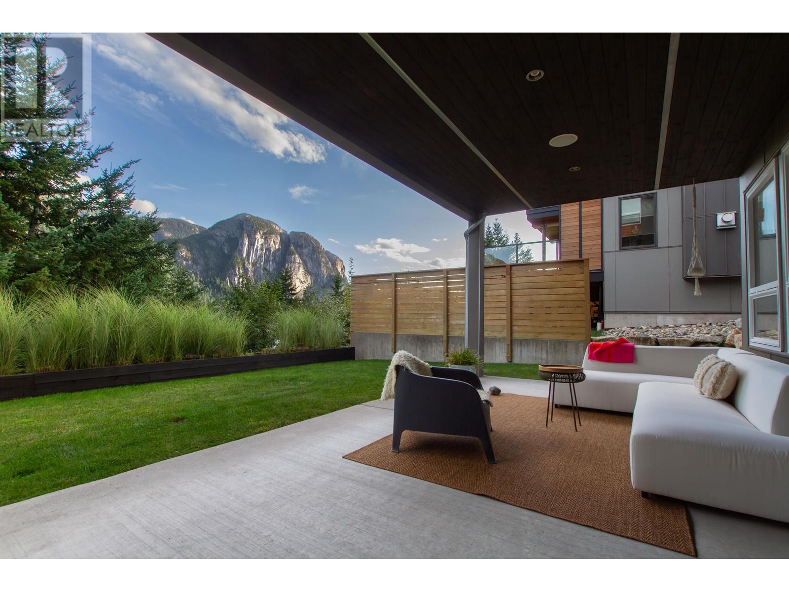 2086 Crumpit Woods Drive, Squamish, British Columbia  V8B 0T6 - Photo 9 - R2818278