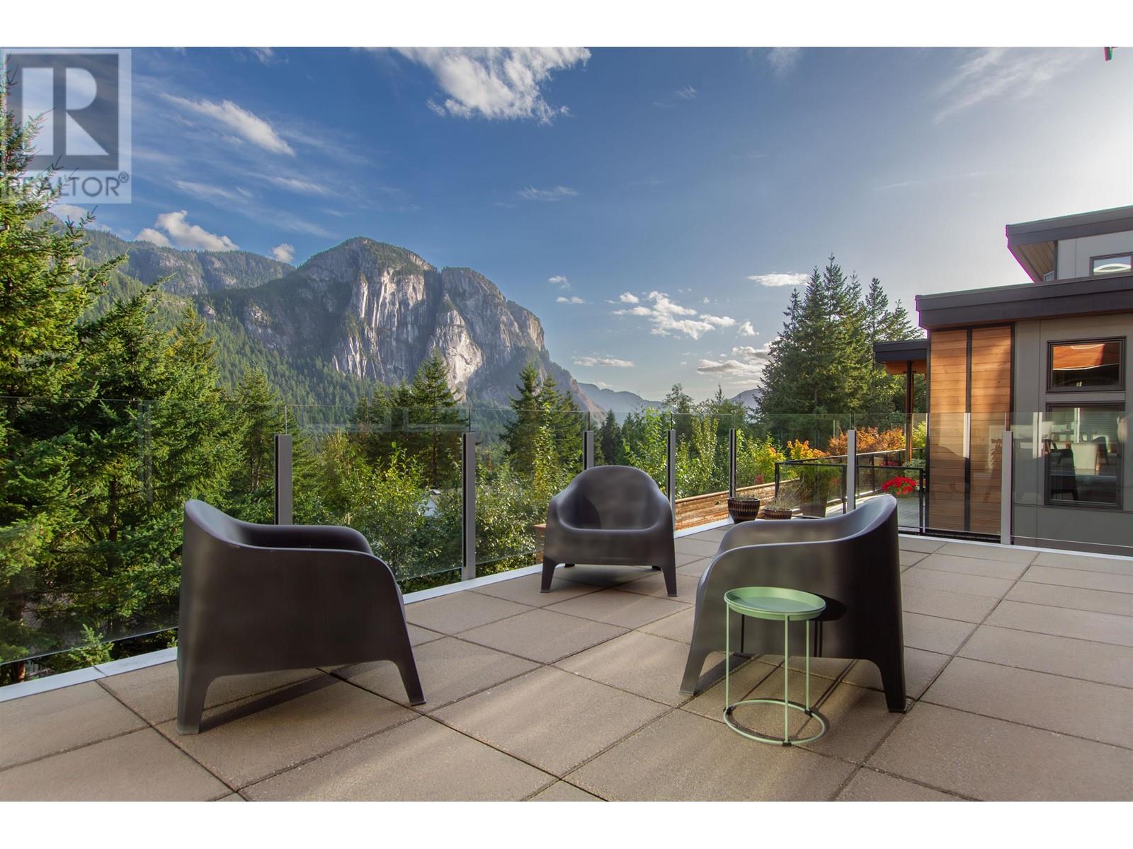 2086 Crumpit Woods Drive, Squamish, British Columbia  V8B 0T6 - Photo 8 - R2818278