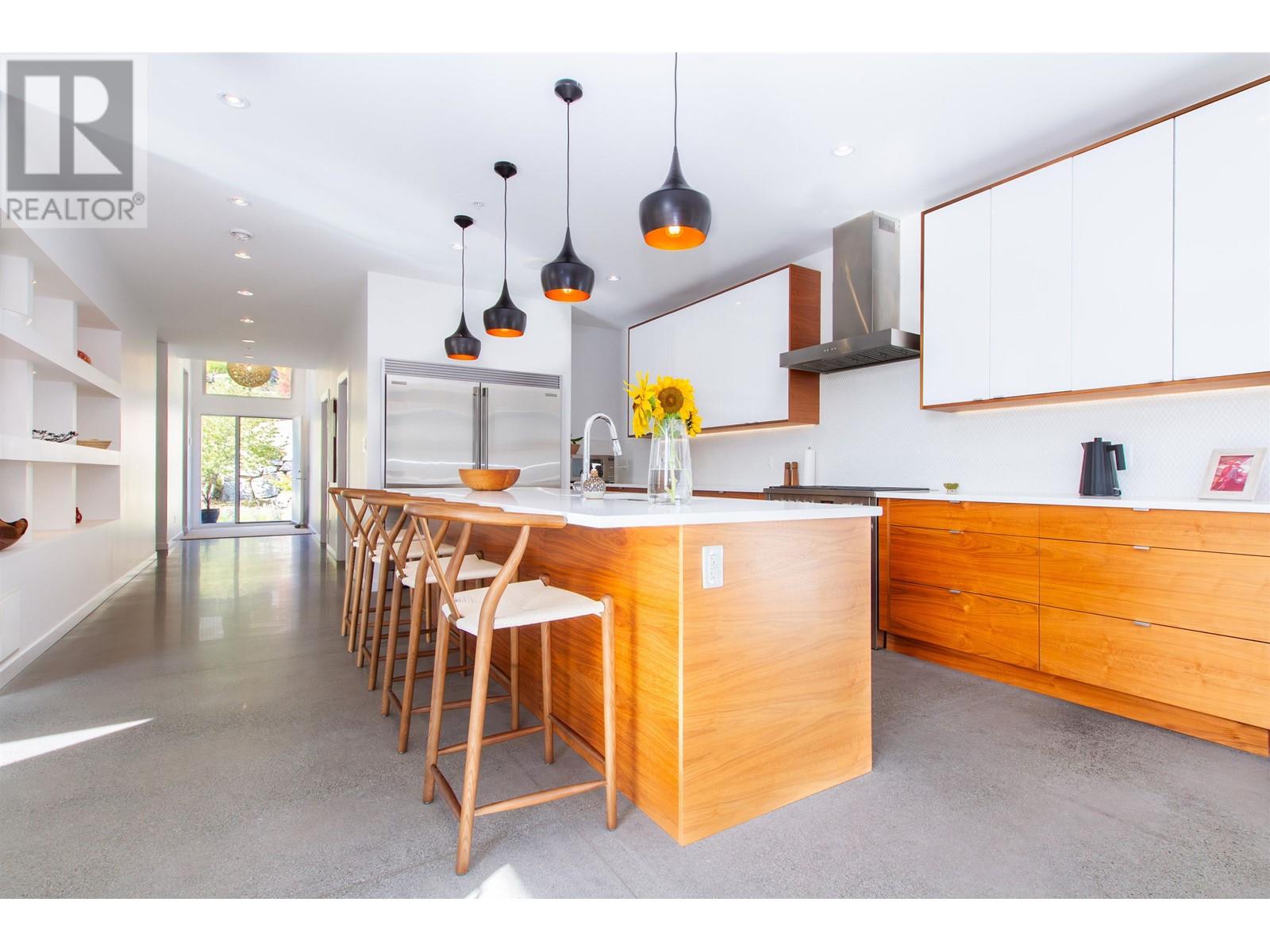 2086 Crumpit Woods Drive, Squamish, British Columbia  V8B 0T6 - Photo 5 - R2818278