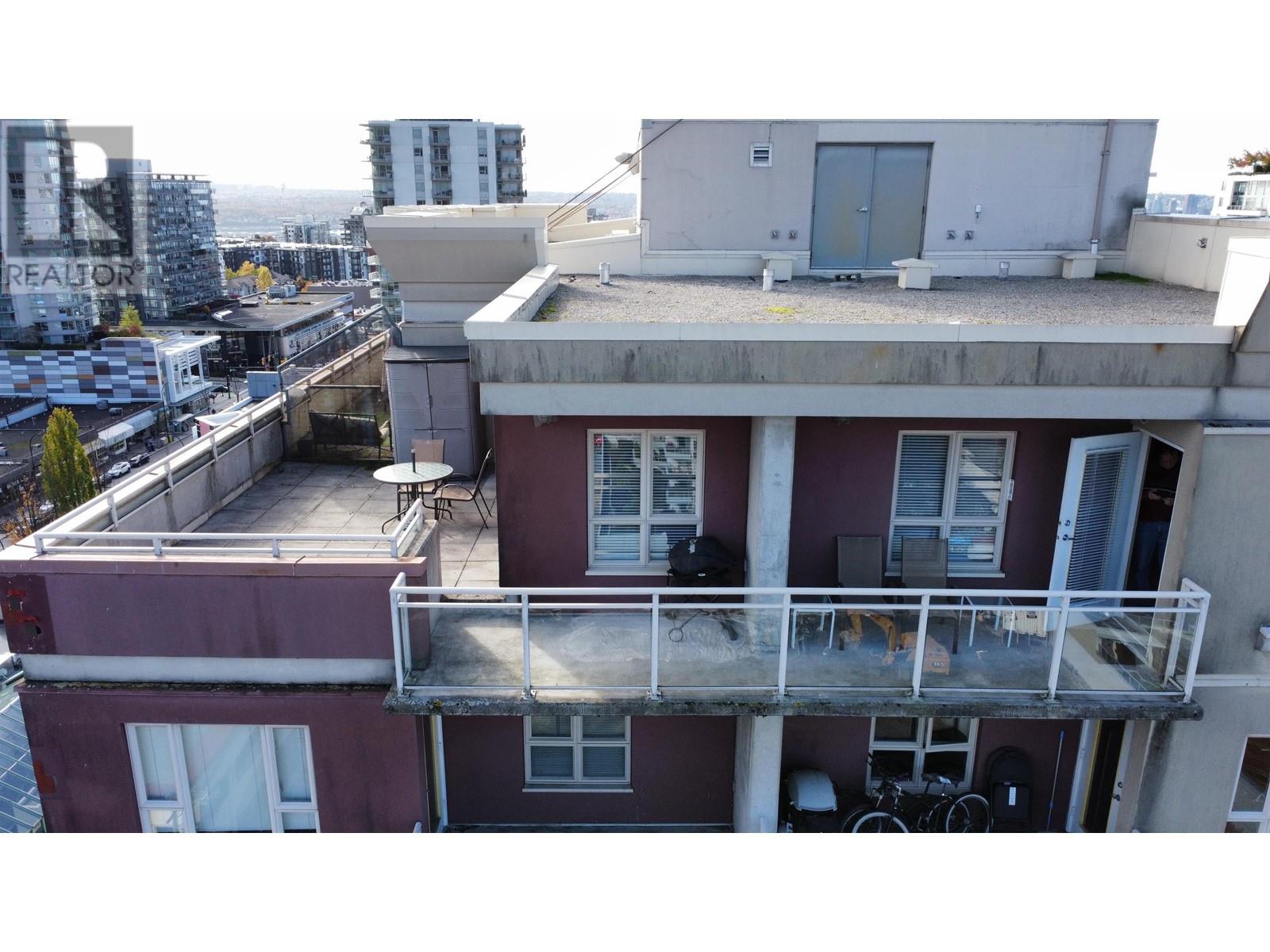1604 121 W 15th Street, North Vancouver, British Columbia  V7M 1R8 - Photo 2 - R2810348