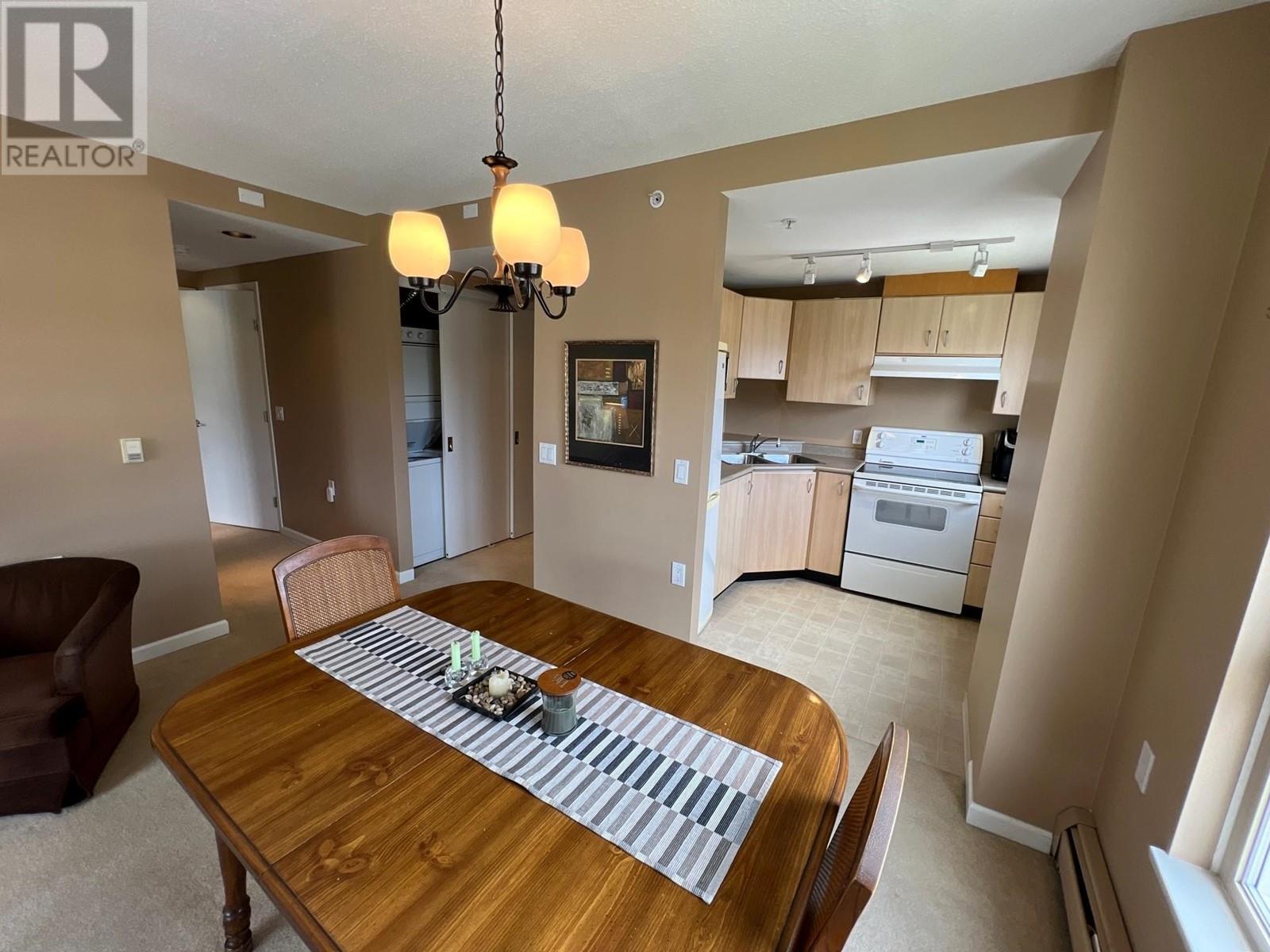 1604 121 W 15th Street, North Vancouver, British Columbia  V7M 1R8 - Photo 4 - R2810348