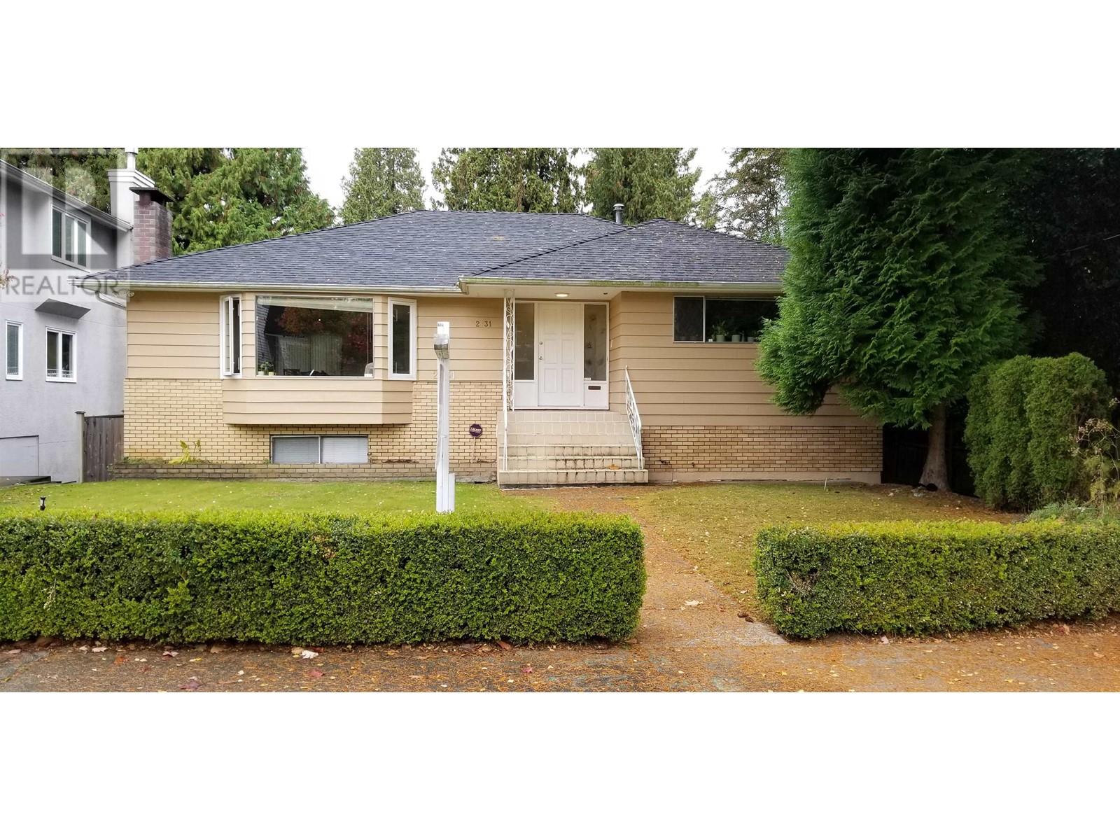 2731 W 34th Avenue, Vancouver, British Columbia  V6N 2J5 - Photo 1 - R2822872