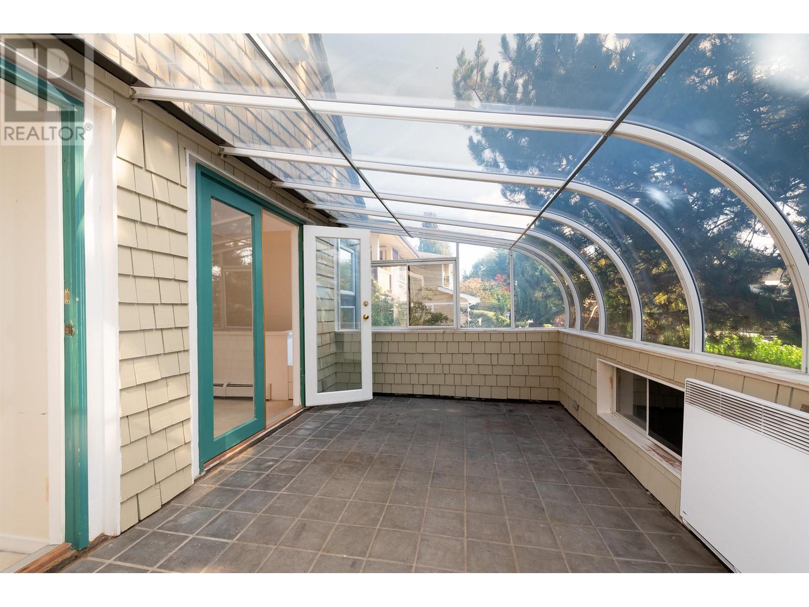 2448 W 6th Avenue, Vancouver, British Columbia  V6K 1W3 - Photo 32 - R2824149