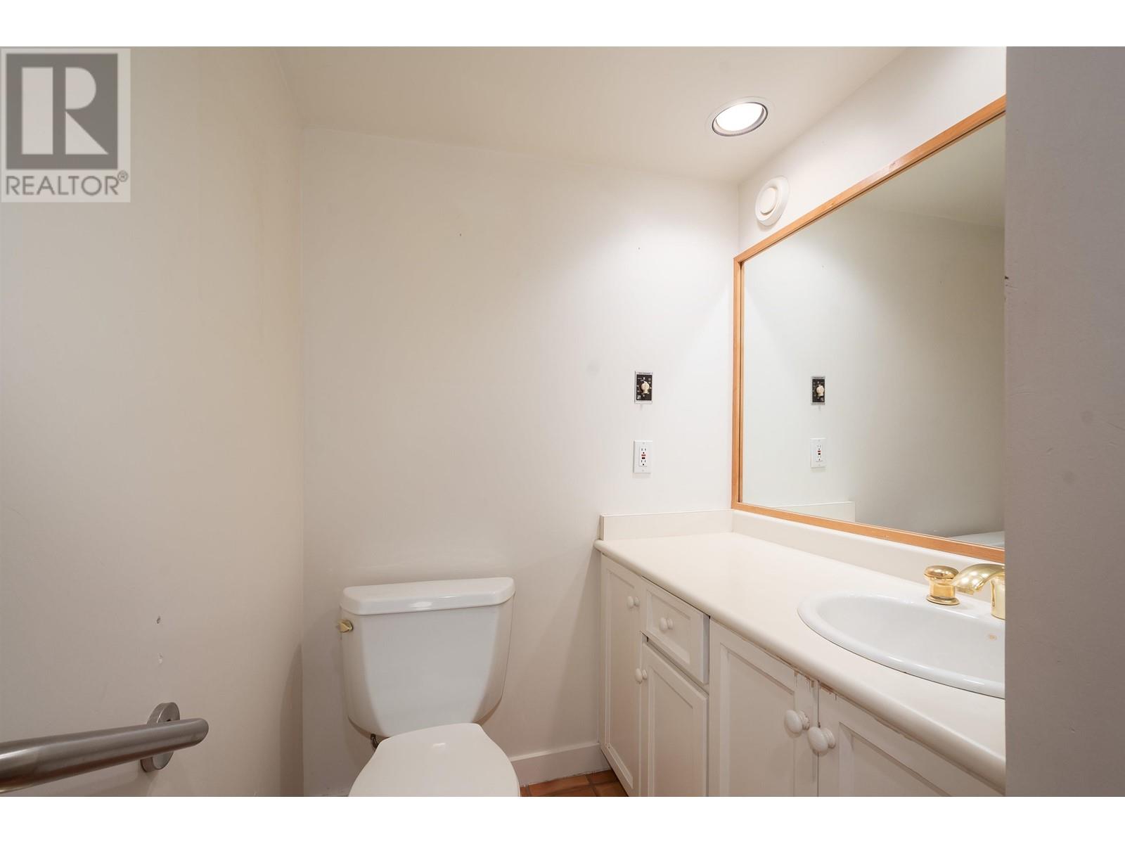 2448 W 6th Avenue, Vancouver, British Columbia  V6K 1W3 - Photo 35 - R2824149