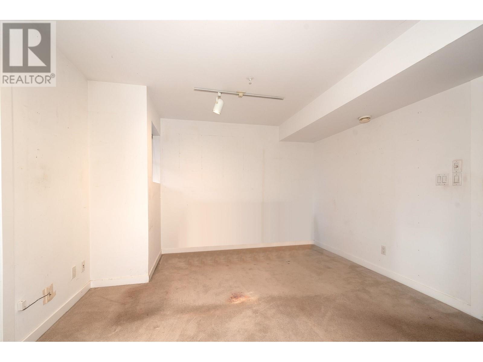 2448 W 6th Avenue, Vancouver, British Columbia  V6K 1W3 - Photo 34 - R2824149