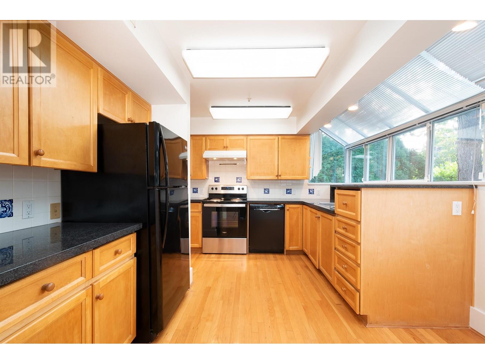 2448 W 6th Avenue, Vancouver, British Columbia  V6K 1W3 - Photo 22 - R2824149