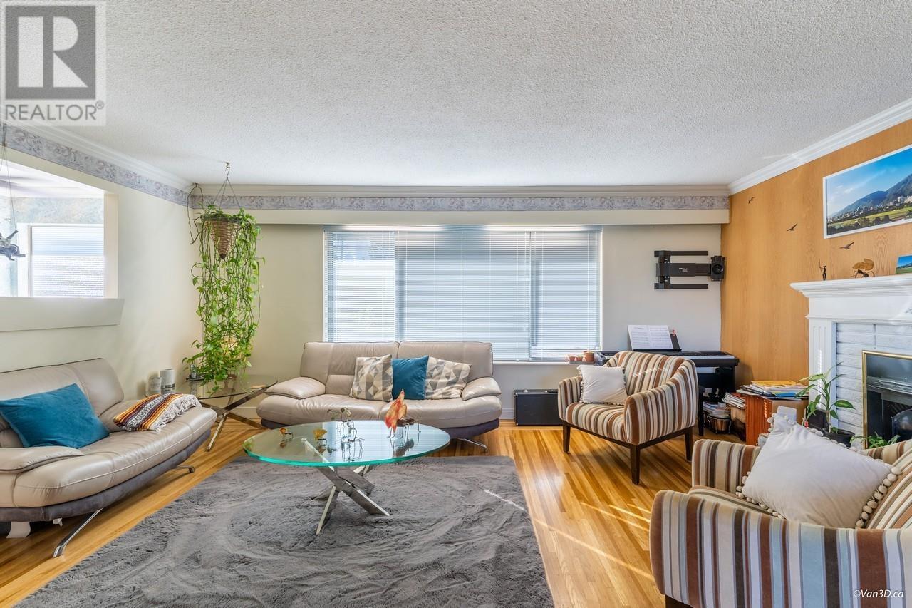 4561 Charlotte Court, Burnaby, British Columbia  V5G 3T9 - Photo 9 - R2824367
