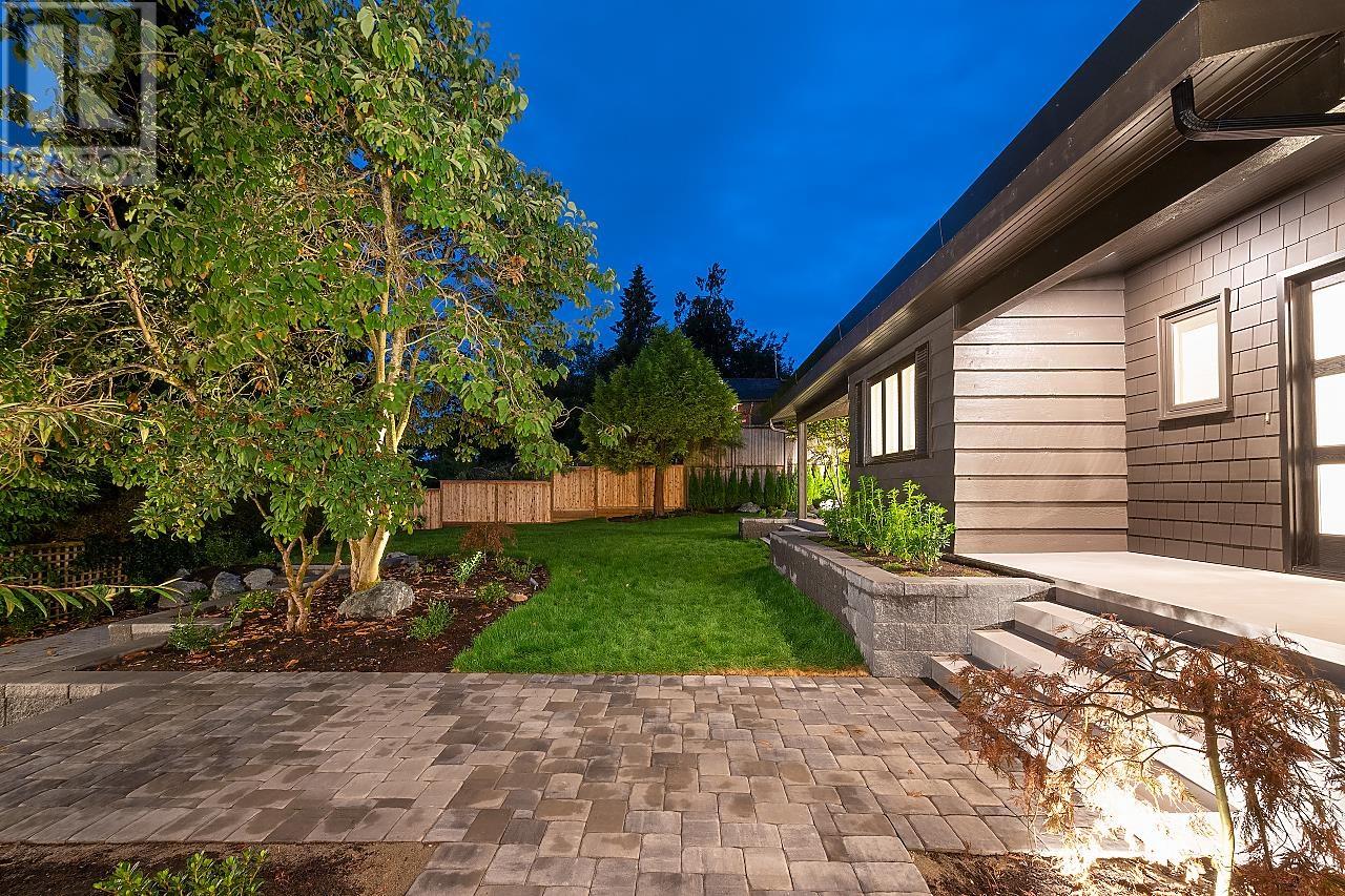 1565 19th Street, West Vancouver, British Columbia  V7V 3X5 - Photo 4 - R2824745