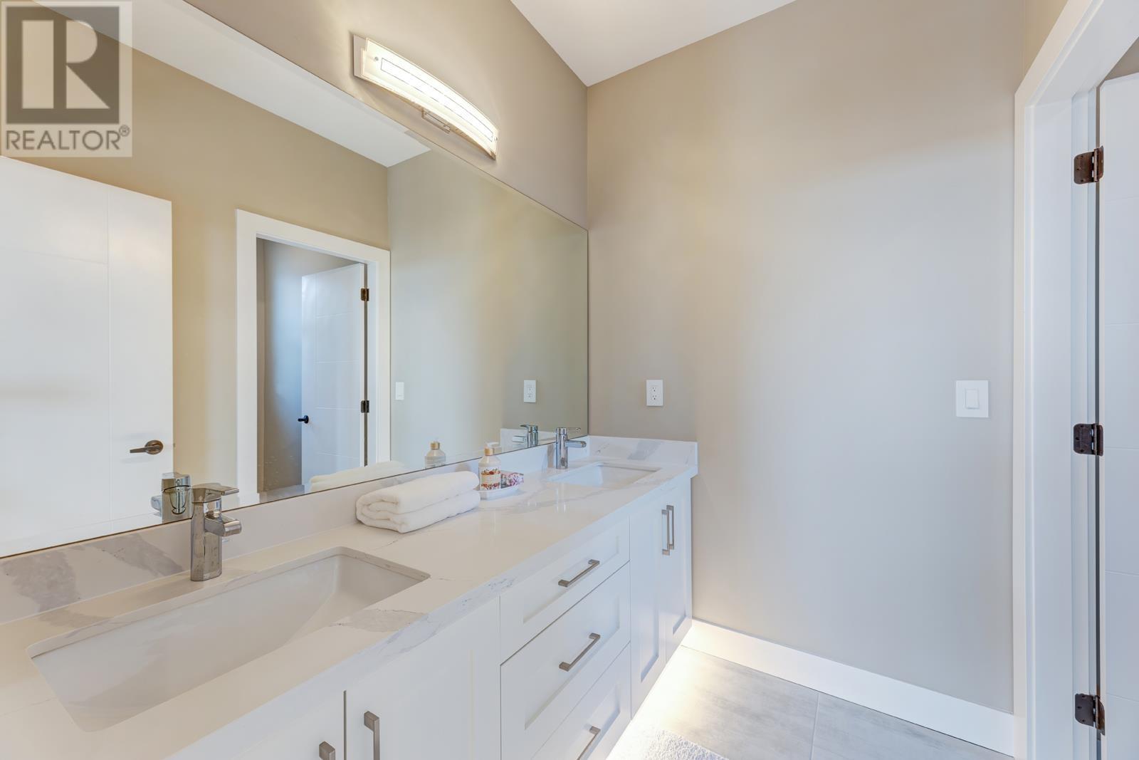 1432 Shay Street, Coquitlam, British Columbia  V3E 0M3 - Photo 25 - R2815282