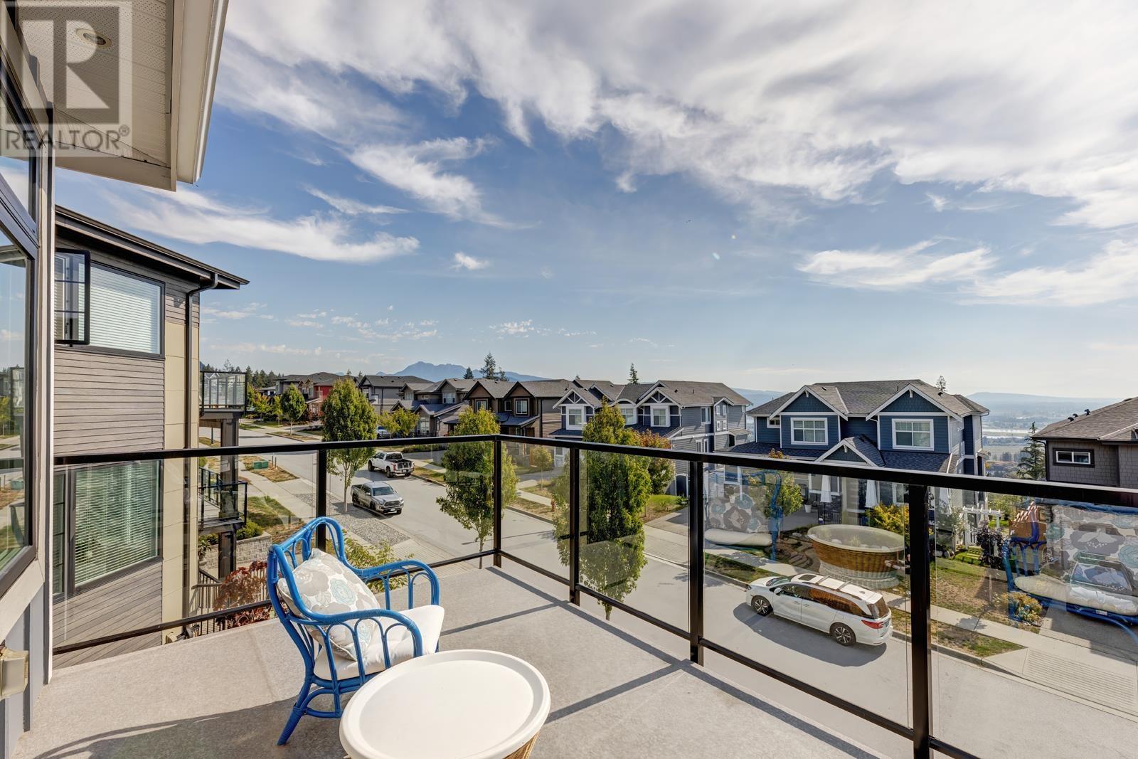1432 Shay Street, Coquitlam, British Columbia  V3E 0M3 - Photo 3 - R2815282