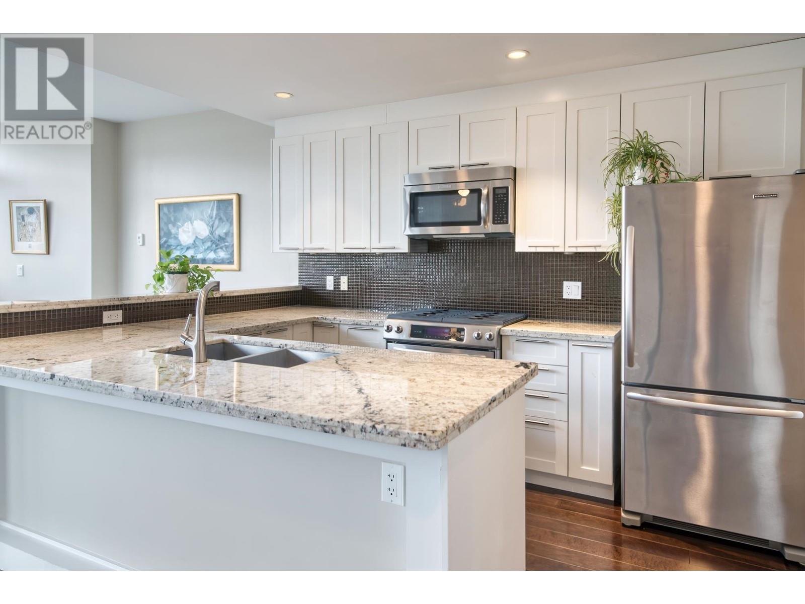 210 5665 Teredo Street, Sechelt, British Columbia  V7Z 0J2 - Photo 4 - R2824018