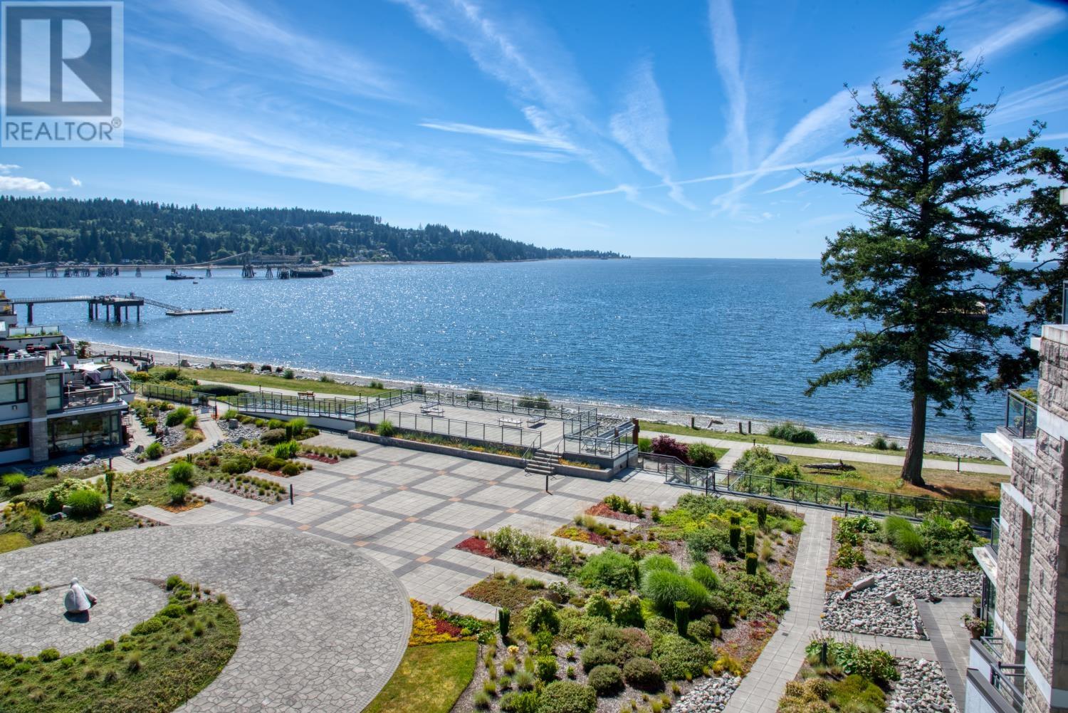 210 5665 Teredo Street, Sechelt, British Columbia  V7Z 0J2 - Photo 1 - R2824018
