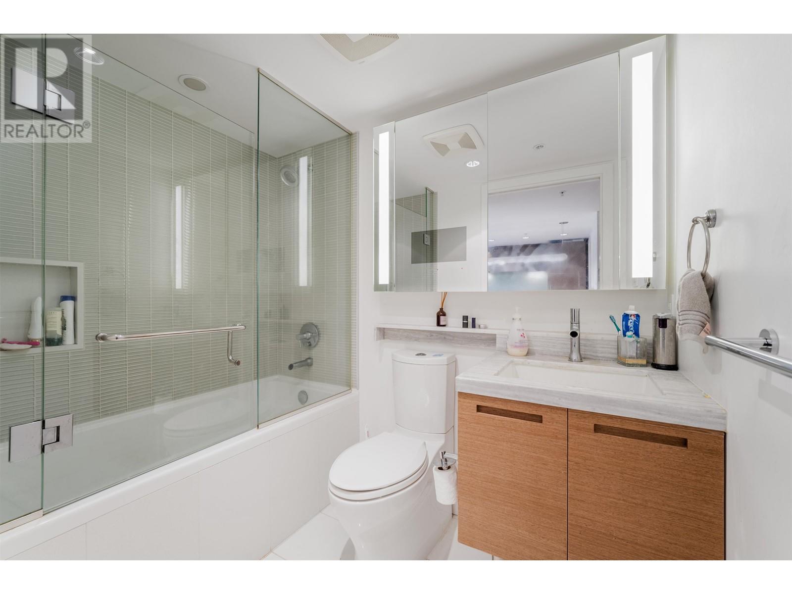 1802 777 Richards Street, Vancouver, British Columbia  V6B 0M6 - Photo 10 - R2824778