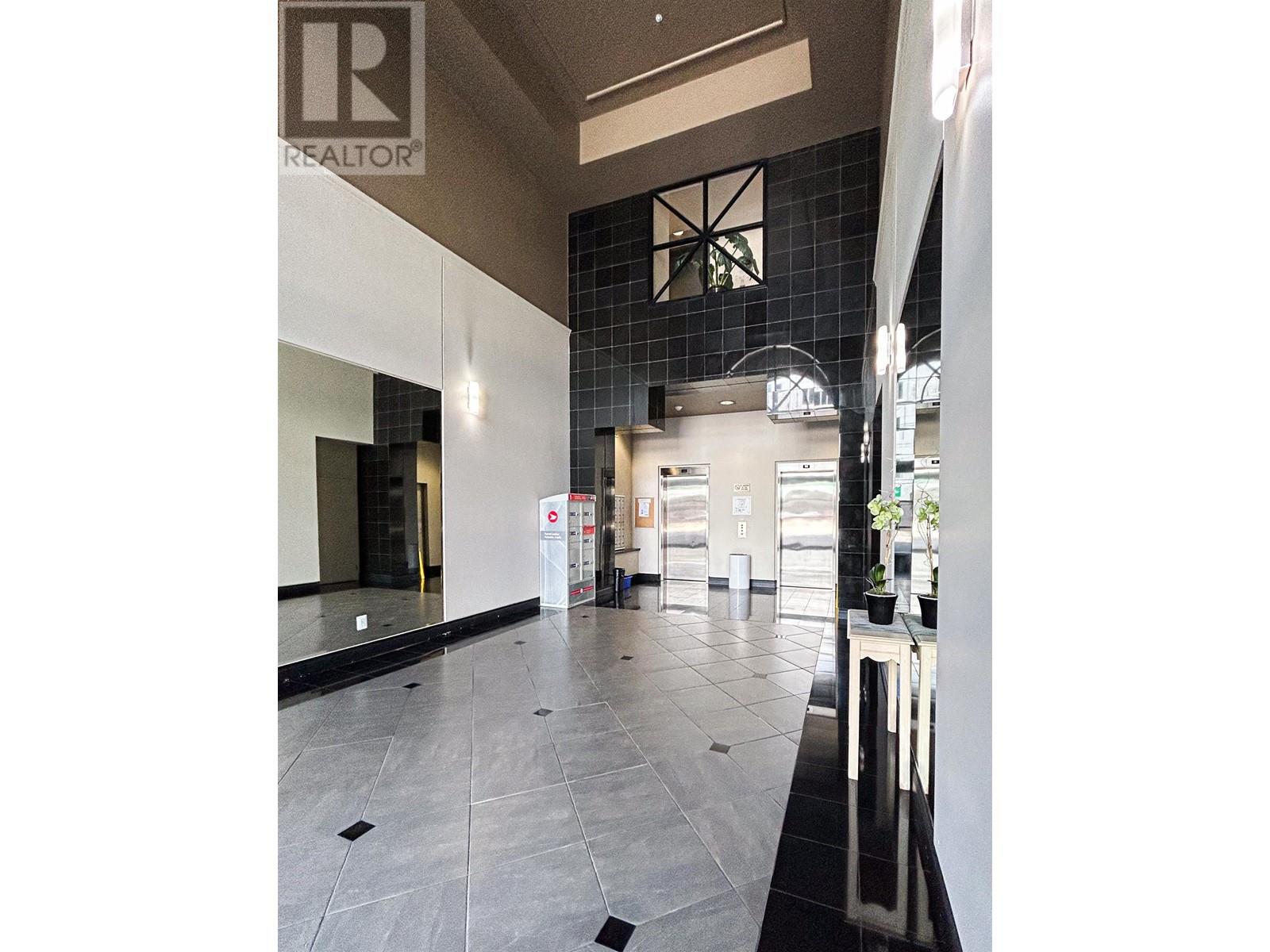810 1268 W Broadway, Vancouver, British Columbia  V6H 1G6 - Photo 3 - R2824811
