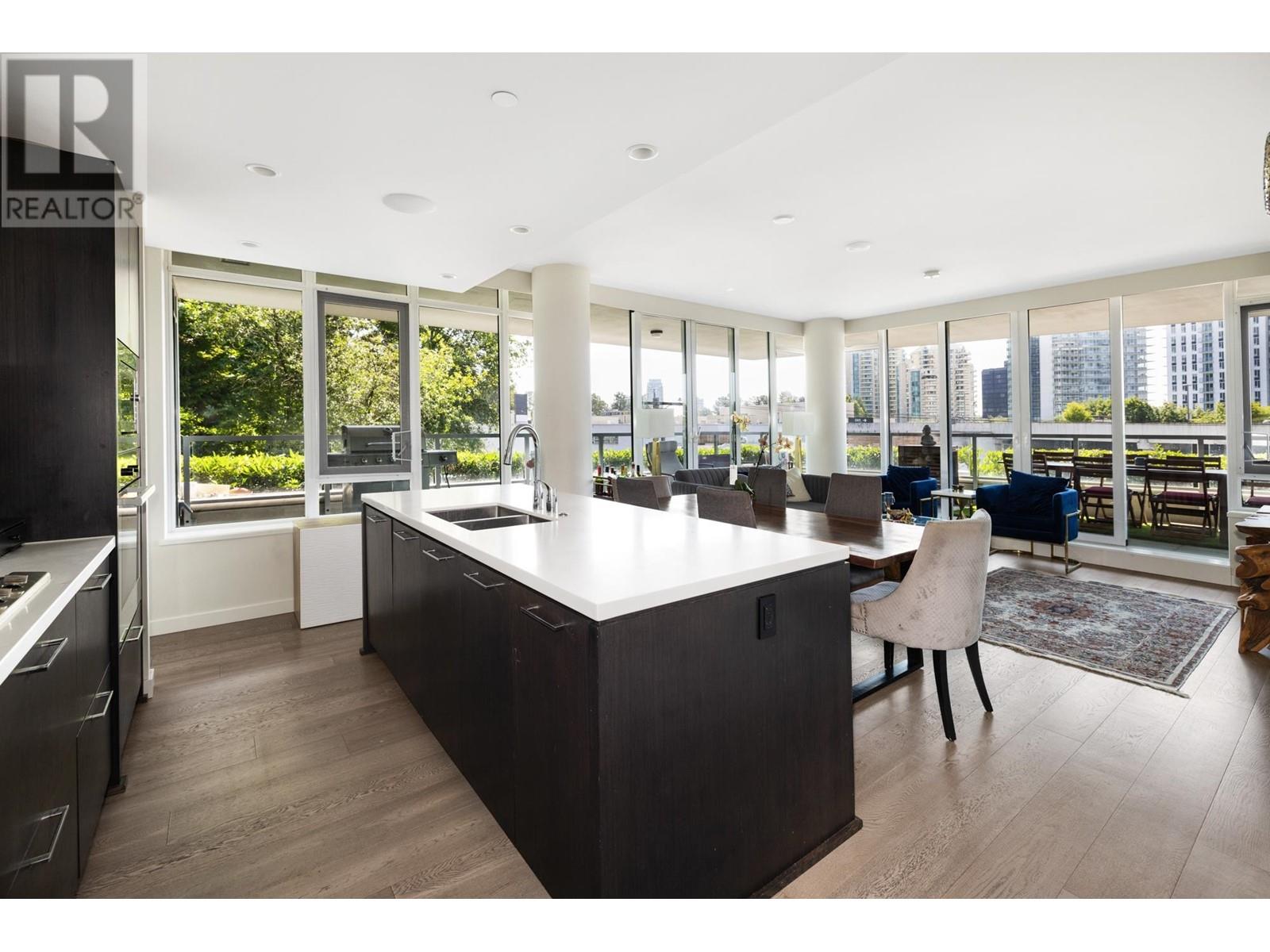 202 768 Arthur Erickson Place, West Vancouver, British Columbia  V7T 0B6 - Photo 4 - R2790023