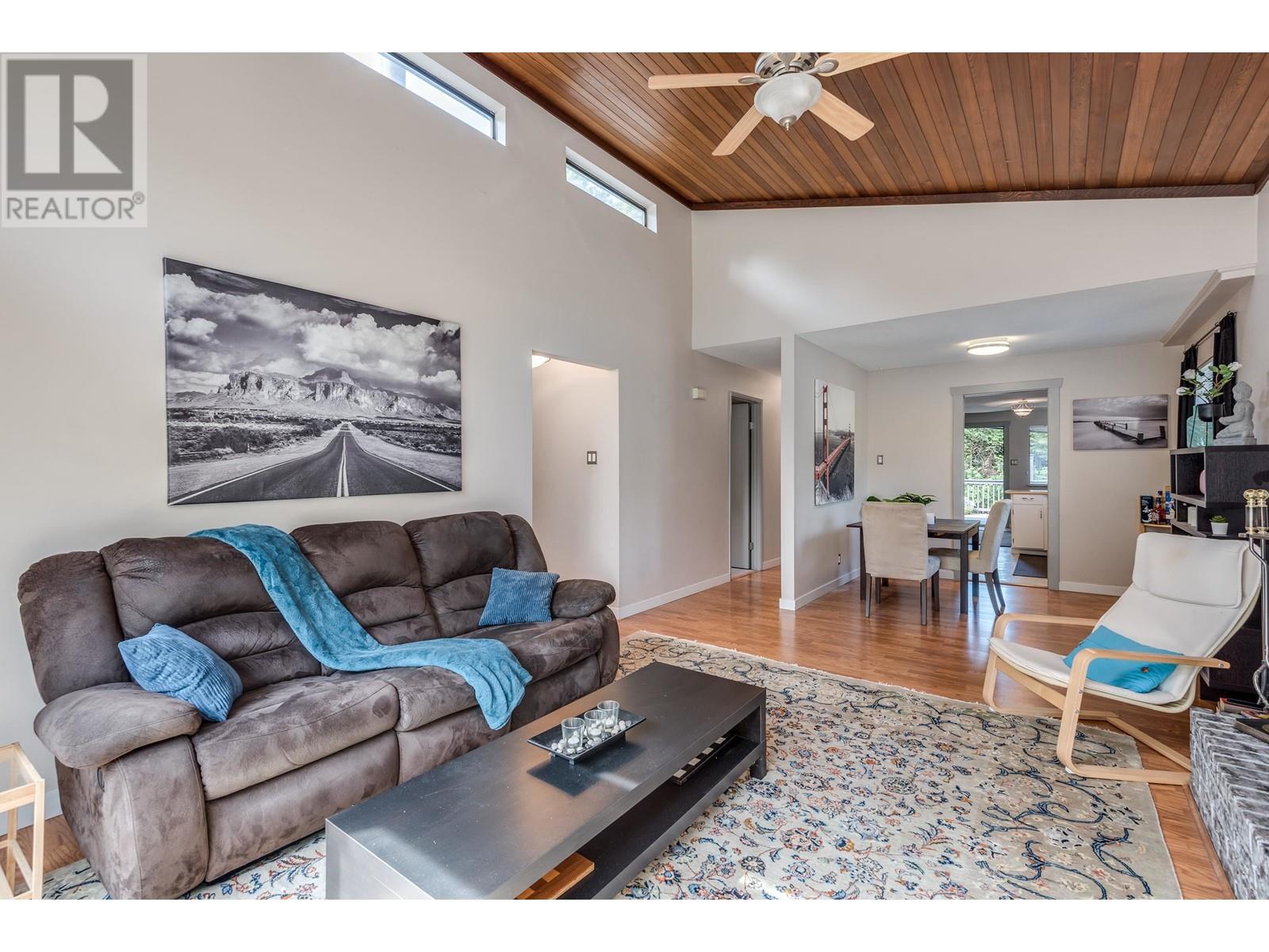 591 Riverside Drive, North Vancouver, British Columbia  V7H 1V2 - Photo 3 - R2820080