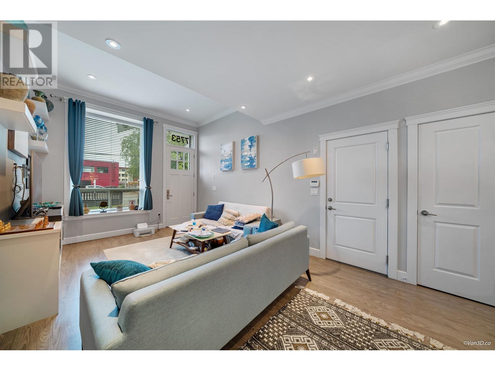 7753 Wedgewood Street, Burnaby, British Columbia  V5E 2E5 - Photo 3 - R2823452