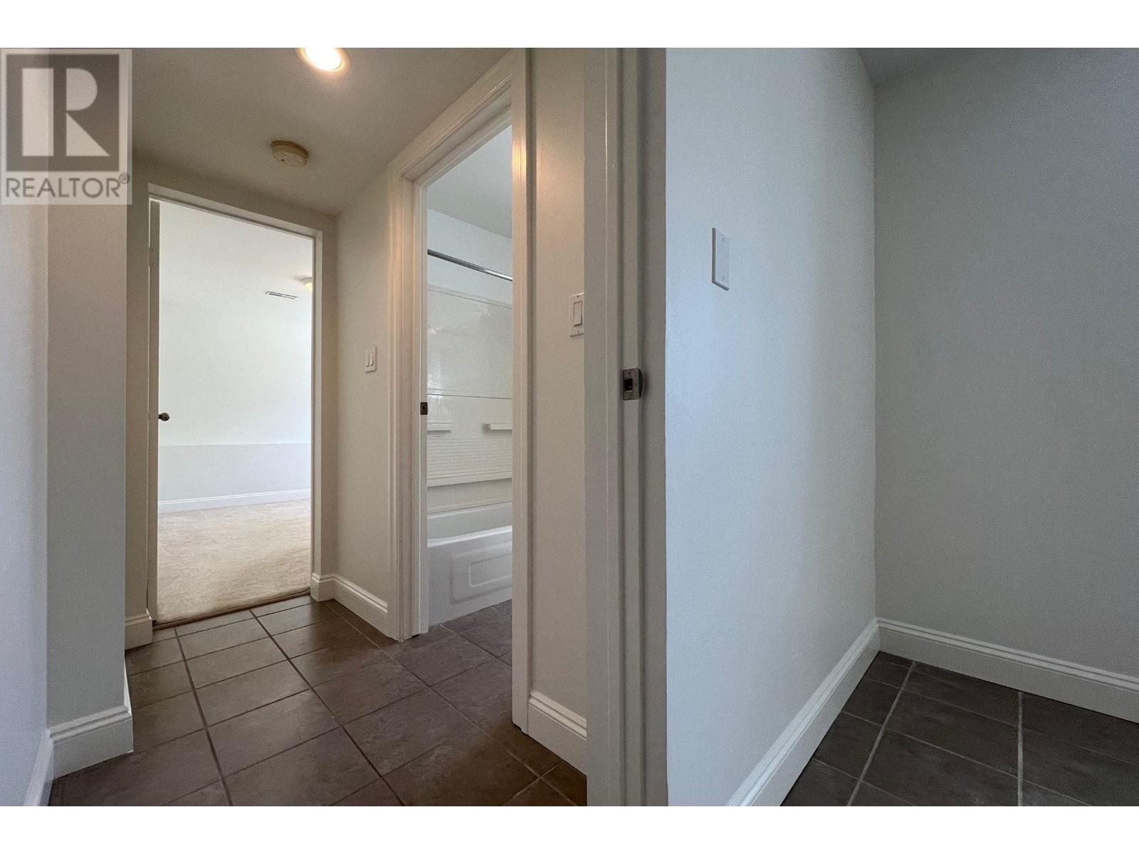 19xx Fell Avenue, Burnaby, British Columbia  V5B 3Z6 - Photo 13 - R2809028
