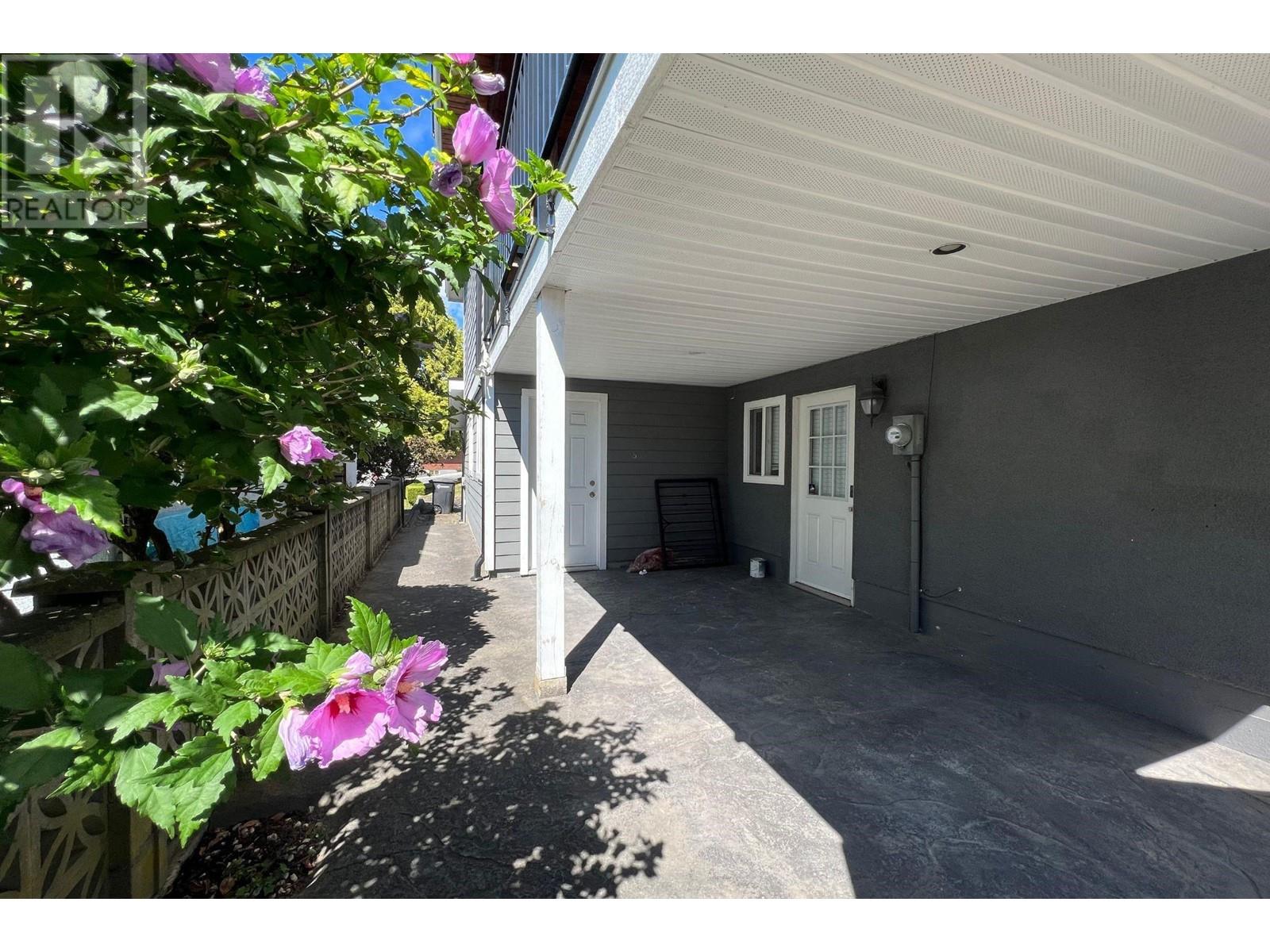19xx Fell Avenue, Burnaby, British Columbia  V5B 3Z6 - Photo 3 - R2809028