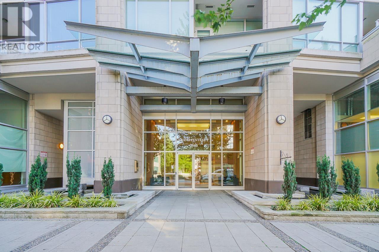 805 2968 Glen Drive, Coquitlam, British Columbia  V3B 0C4 - Photo 3 - R2824797