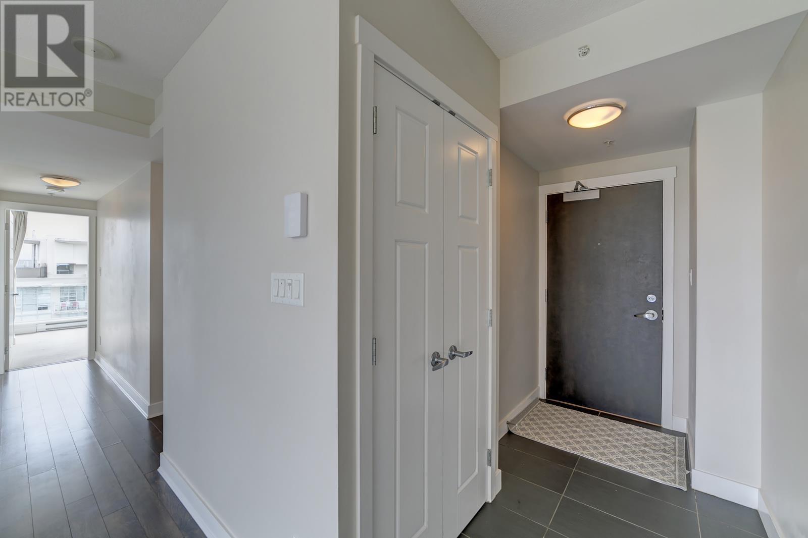 805 2968 Glen Drive, Coquitlam, British Columbia  V3B 0C4 - Photo 9 - R2824797