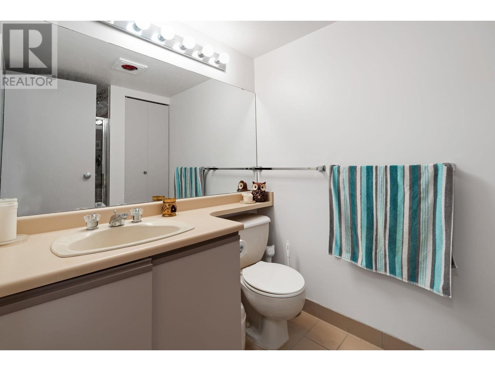 401 5790 Patterson Avenue, Burnaby, British Columbia  V5H 4H6 - Photo 11 - R2824822