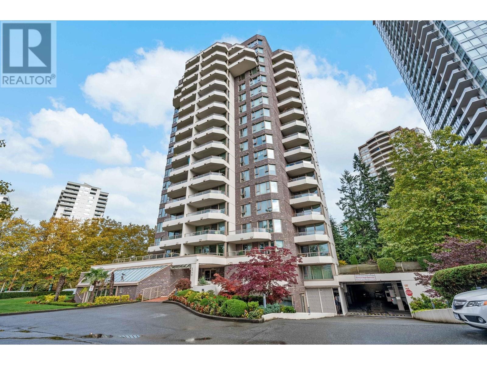 401 5790 Patterson Avenue, Burnaby, British Columbia  V5H 4H6 - Photo 5 - R2824822