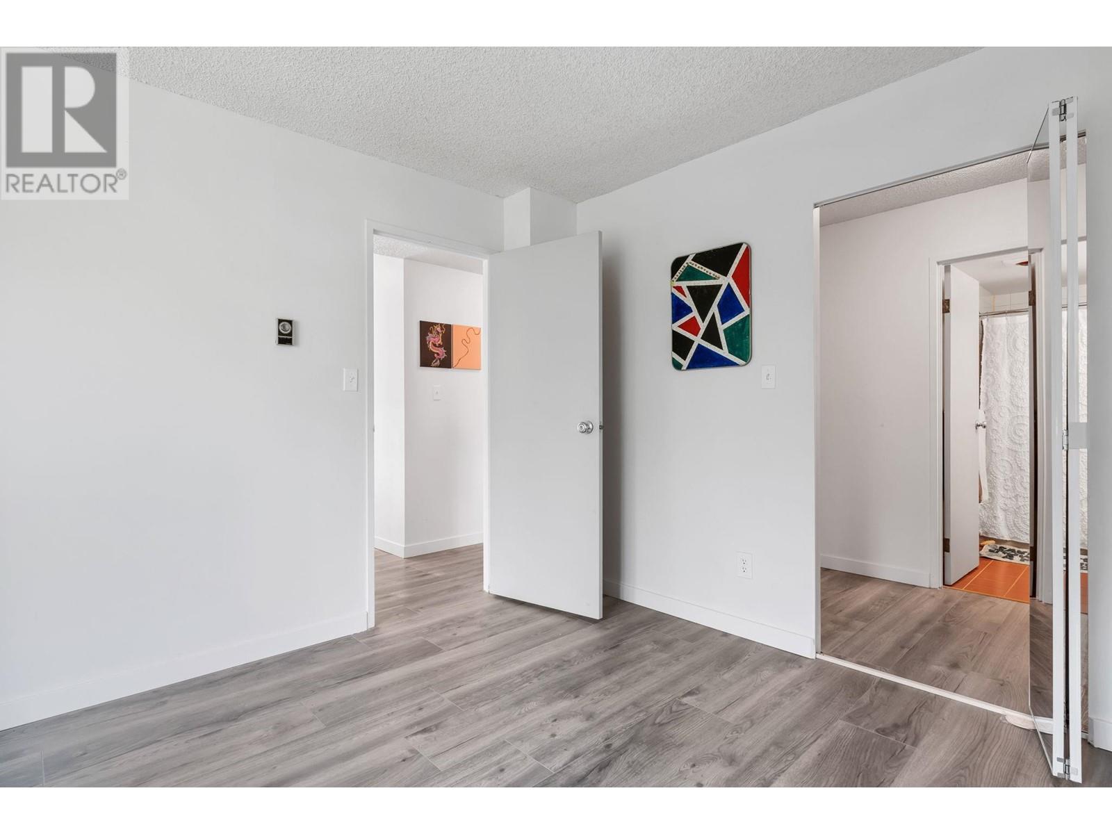 401 5790 Patterson Avenue, Burnaby, British Columbia  V5H 4H6 - Photo 9 - R2824822