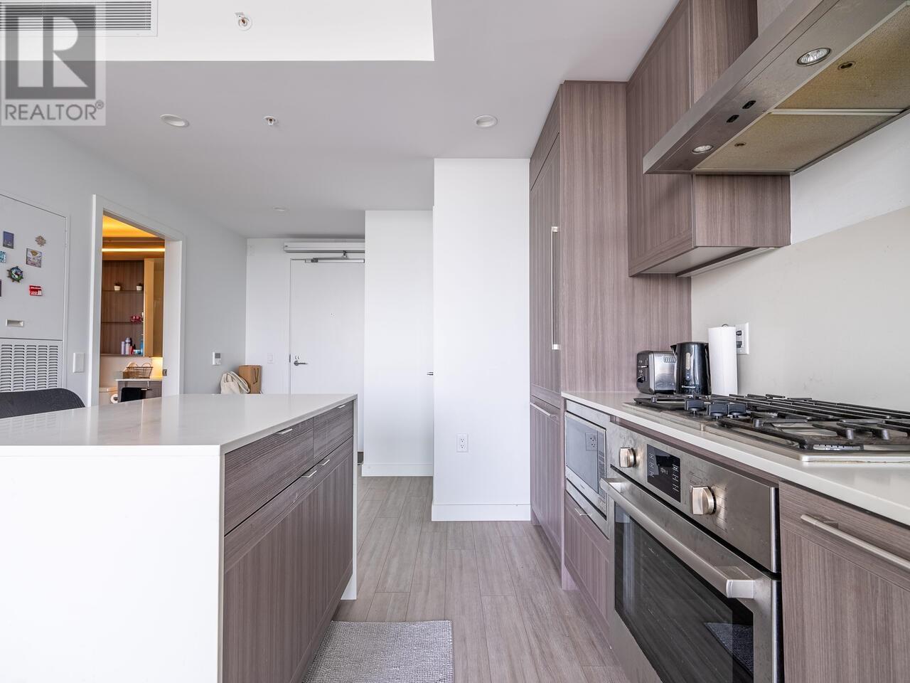 2403 2351 Beta Avenue, Burnaby, British Columbia  V5C 0M2 - Photo 2 - R2824840