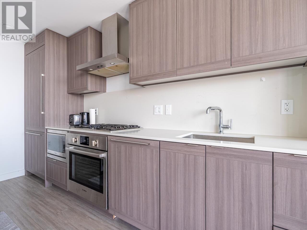 2403 2351 Beta Avenue, Burnaby, British Columbia  V5C 0M2 - Photo 3 - R2824840
