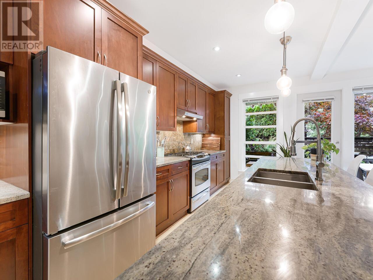 1610 St. Andrews Avenue, North Vancouver, British Columbia  V7L 3L6 - Photo 11 - R2824843