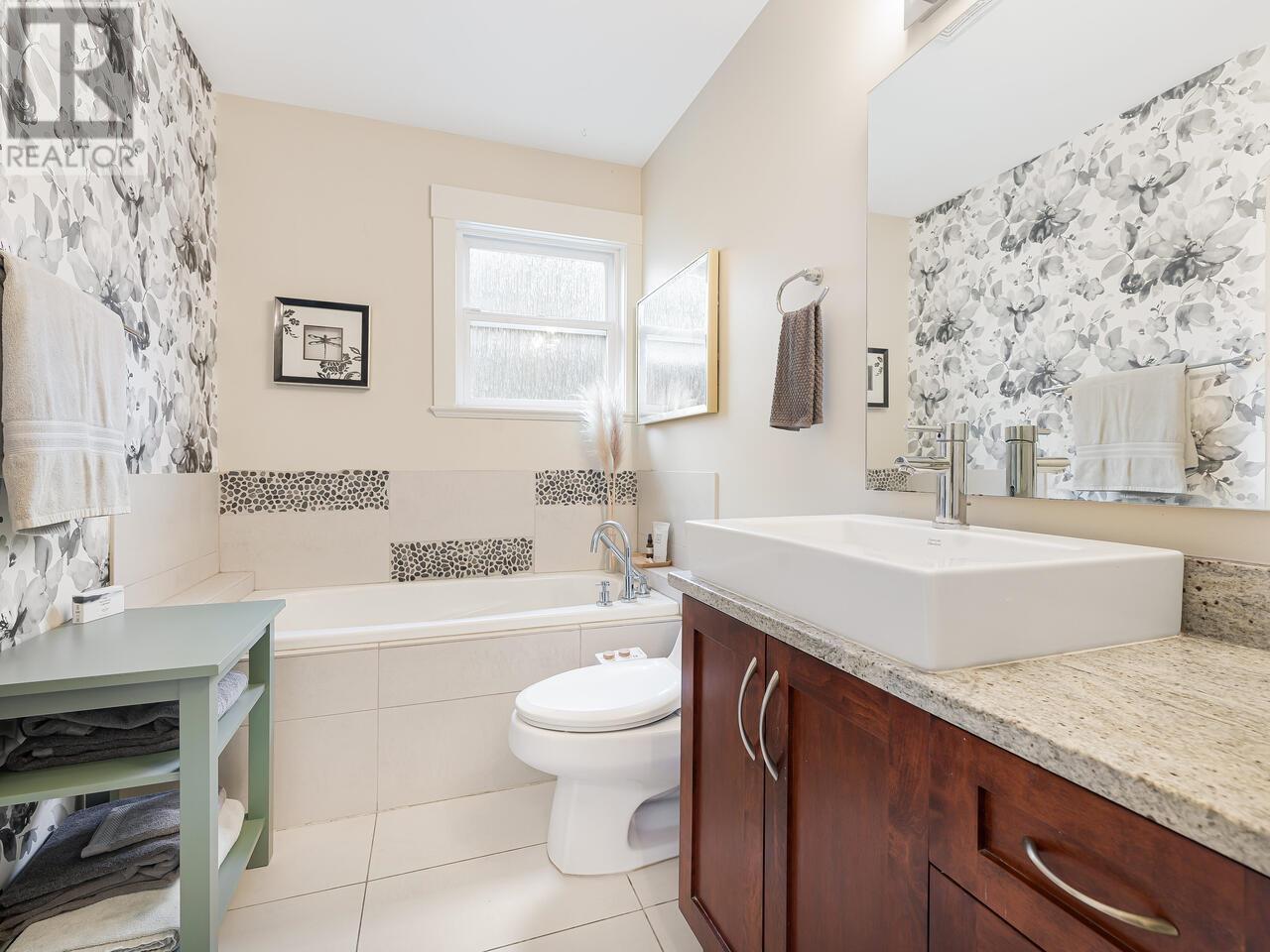 1610 St. Andrews Avenue, North Vancouver, British Columbia  V7L 3L6 - Photo 14 - R2824843