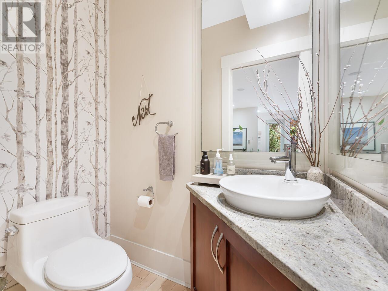 1610 St. Andrews Avenue, North Vancouver, British Columbia  V7L 3L6 - Photo 7 - R2824843