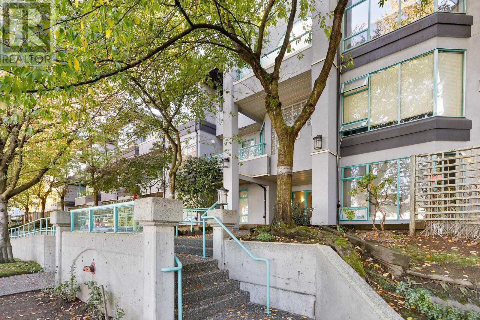 208 1966 COQUITLAM AVENUE, port coquitlam, British Columbia