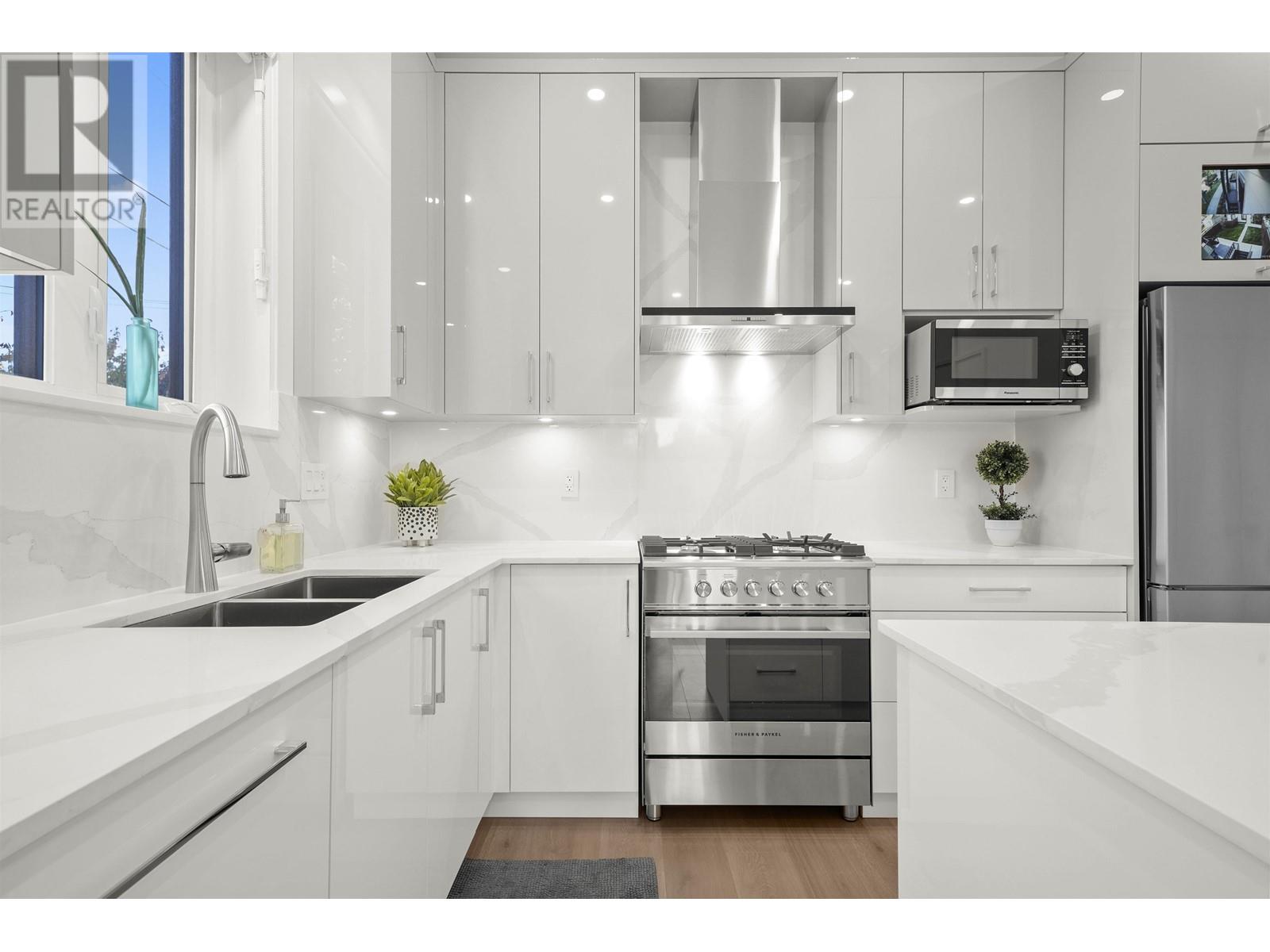 396 E 59th Avenue, Vancouver, British Columbia  V5X 3R2 - Photo 2 - R2824871