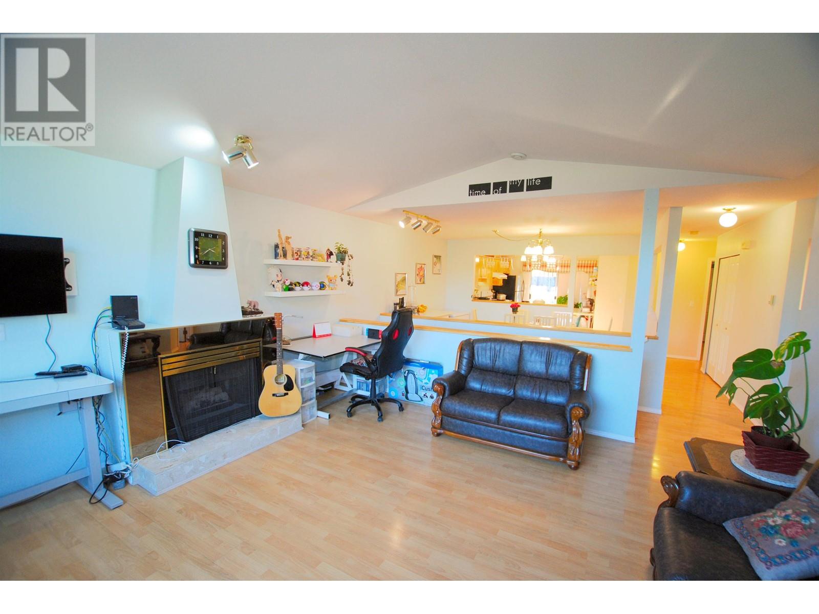 6943 4th Street, Burnaby, British Columbia  V5E 2H5 - Photo 3 - R2824885