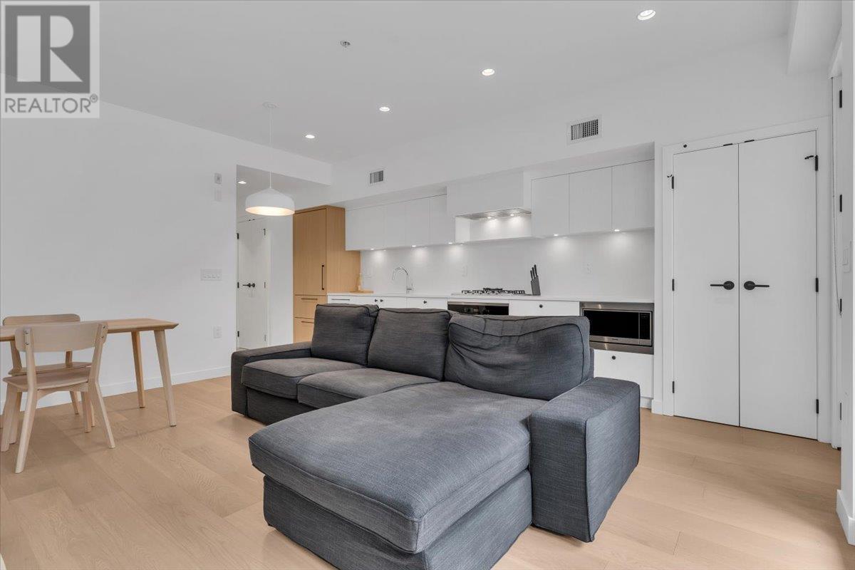 86 W King Edward Avenue, Vancouver, British Columbia  V5Y 0N6 - Photo 3 - R2824891