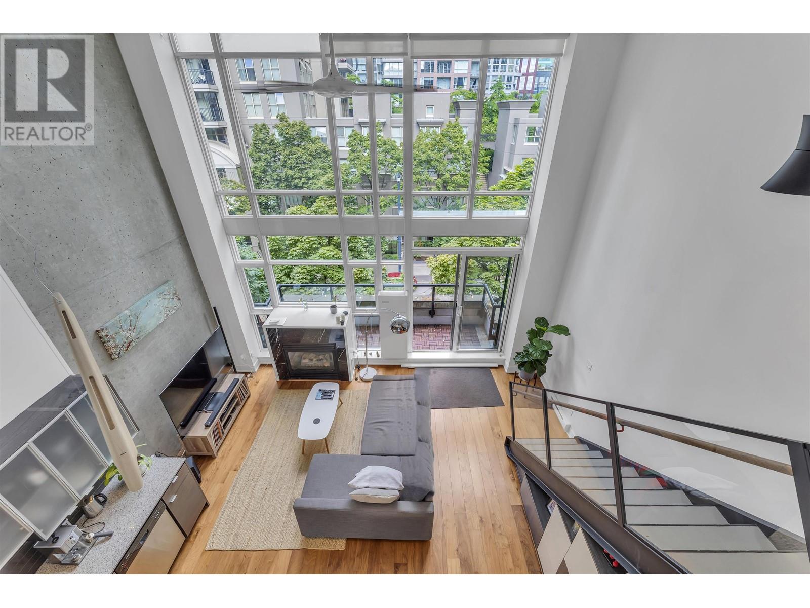 411 988 RICHARDS STREET, vancouver, British Columbia