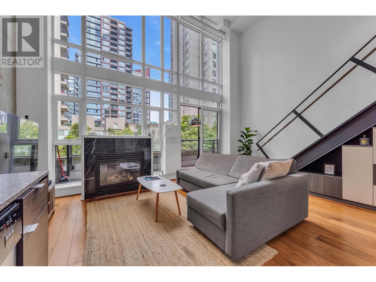 411 988 Richards Street, Vancouver, British Columbia  V6B 8R2 - Photo 2 - R2824912