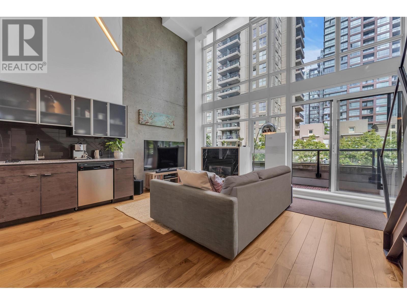 411 988 Richards Street, Vancouver, British Columbia  V6B 8R2 - Photo 3 - R2824912