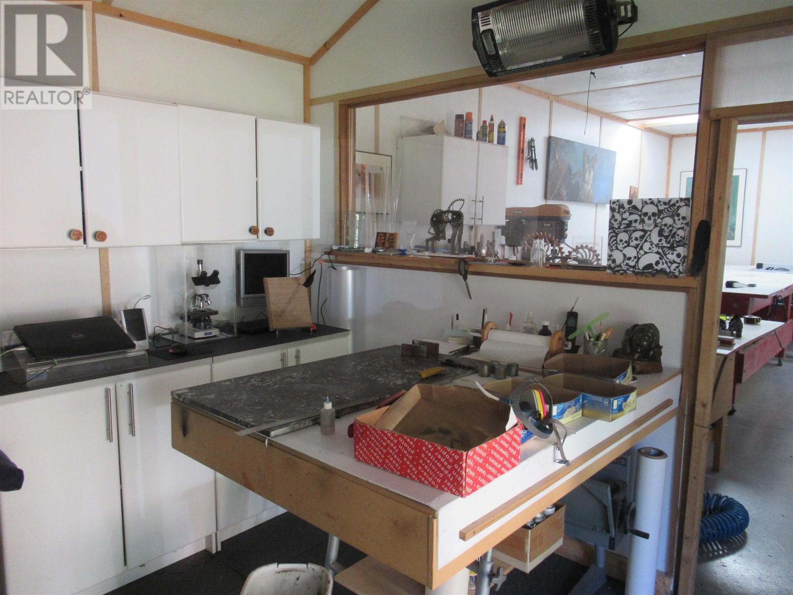 1183 Roberts Creek Road, Roberts Creek, British Columbia  V0N 2W2 - Photo 28 - R2822048