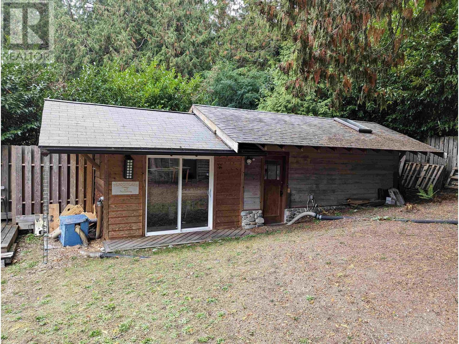 1183 Roberts Creek Road, Roberts Creek, British Columbia  V0N 2W2 - Photo 24 - R2822048