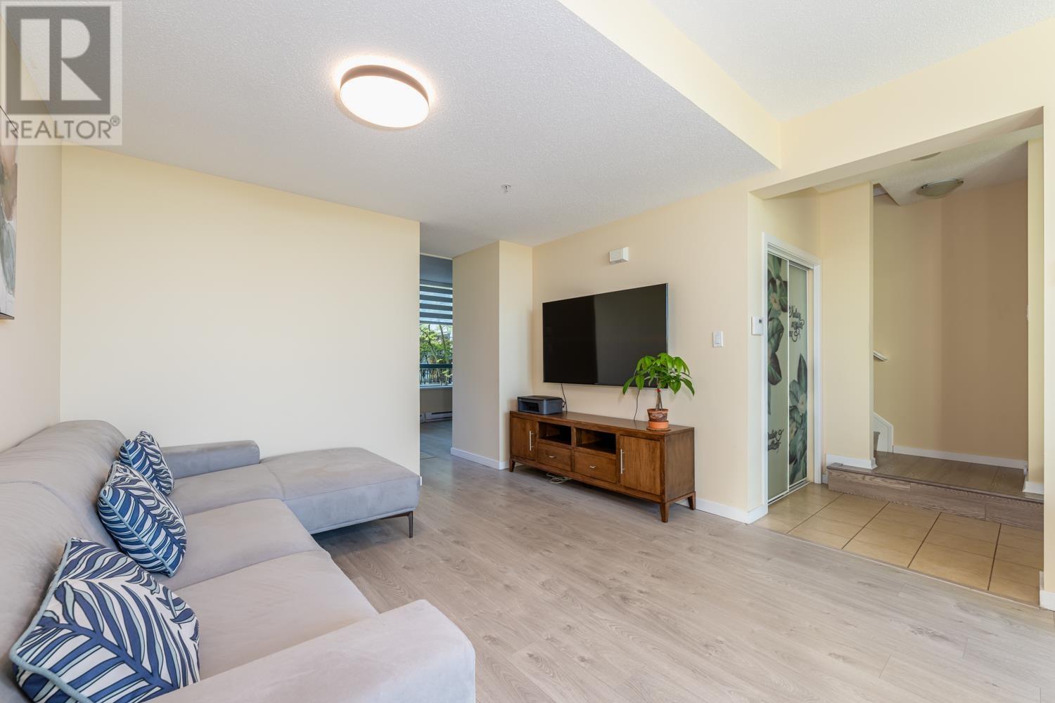 Th4 6659 Southoaks Crescent, Burnaby, British Columbia  V5E 4M9 - Photo 13 - R2823608