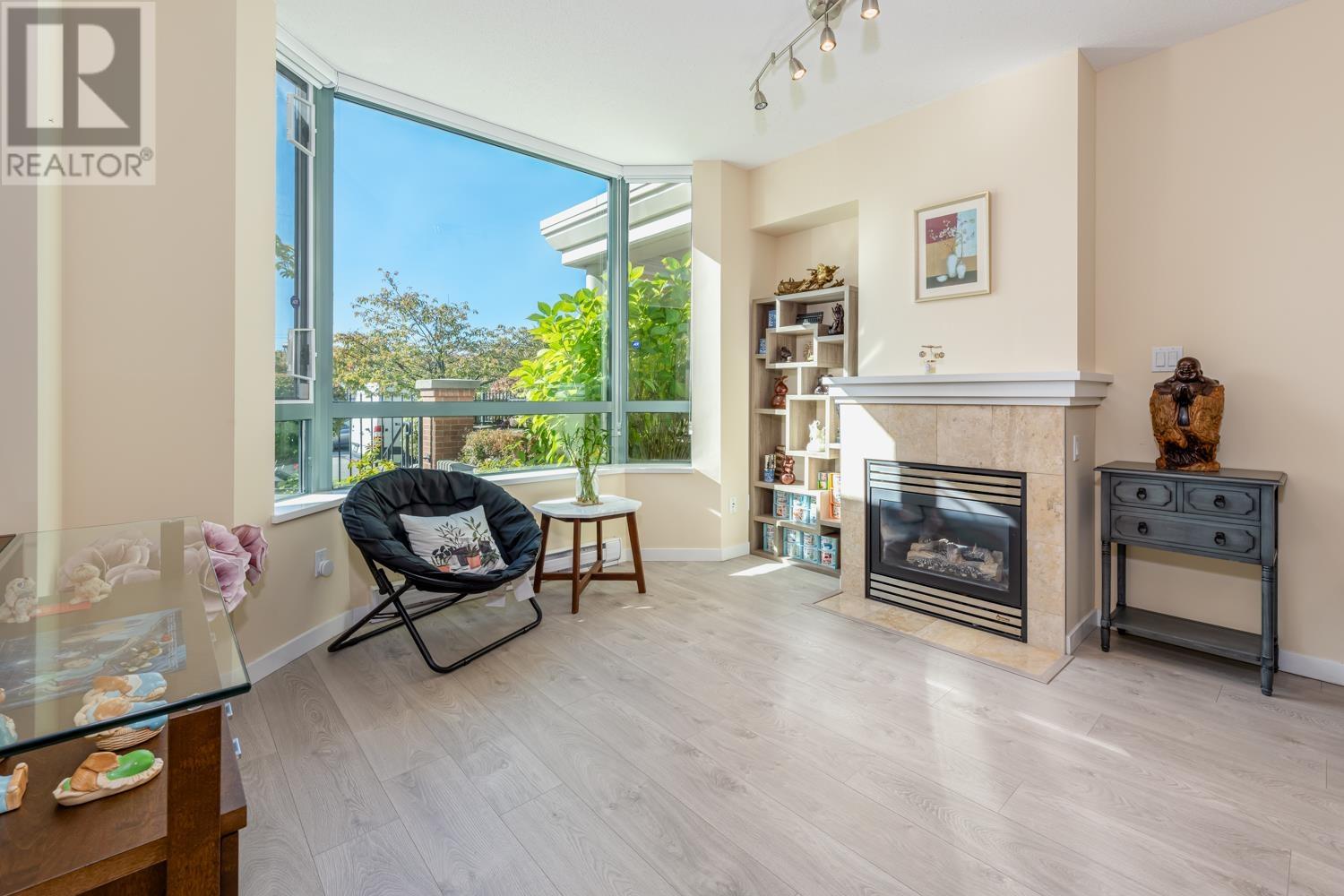 Th4 6659 Southoaks Crescent, Burnaby, British Columbia  V5E 4M9 - Photo 4 - R2823608