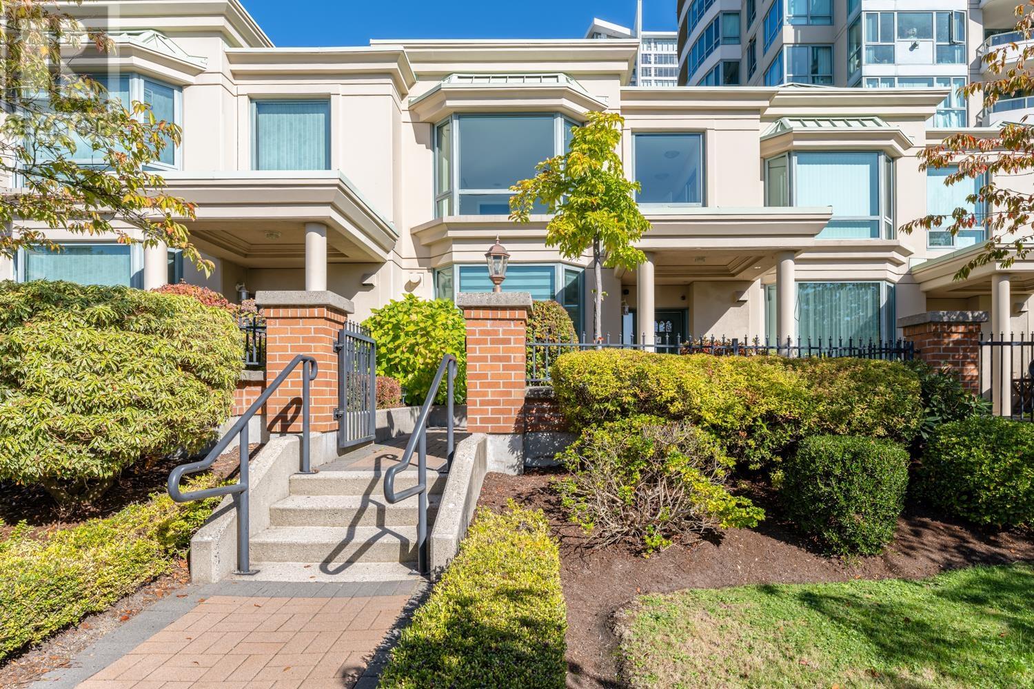 TH4 6659 SOUTHOAKS CRESCENT, burnaby, British Columbia