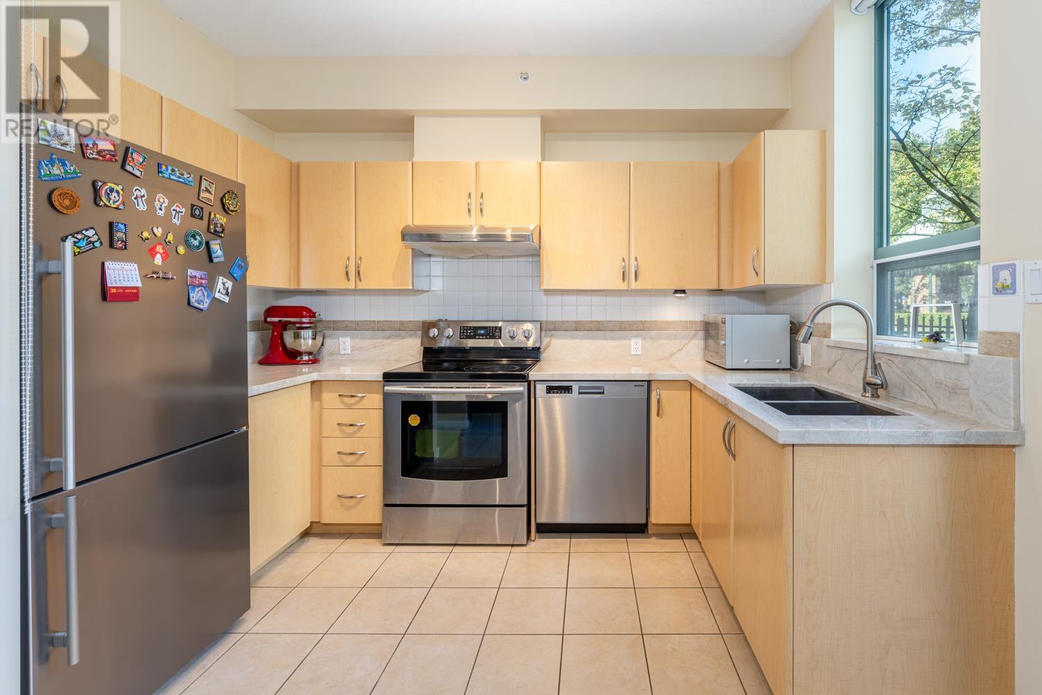 Th4 6659 Southoaks Crescent, Burnaby, British Columbia  V5E 4M9 - Photo 7 - R2823608
